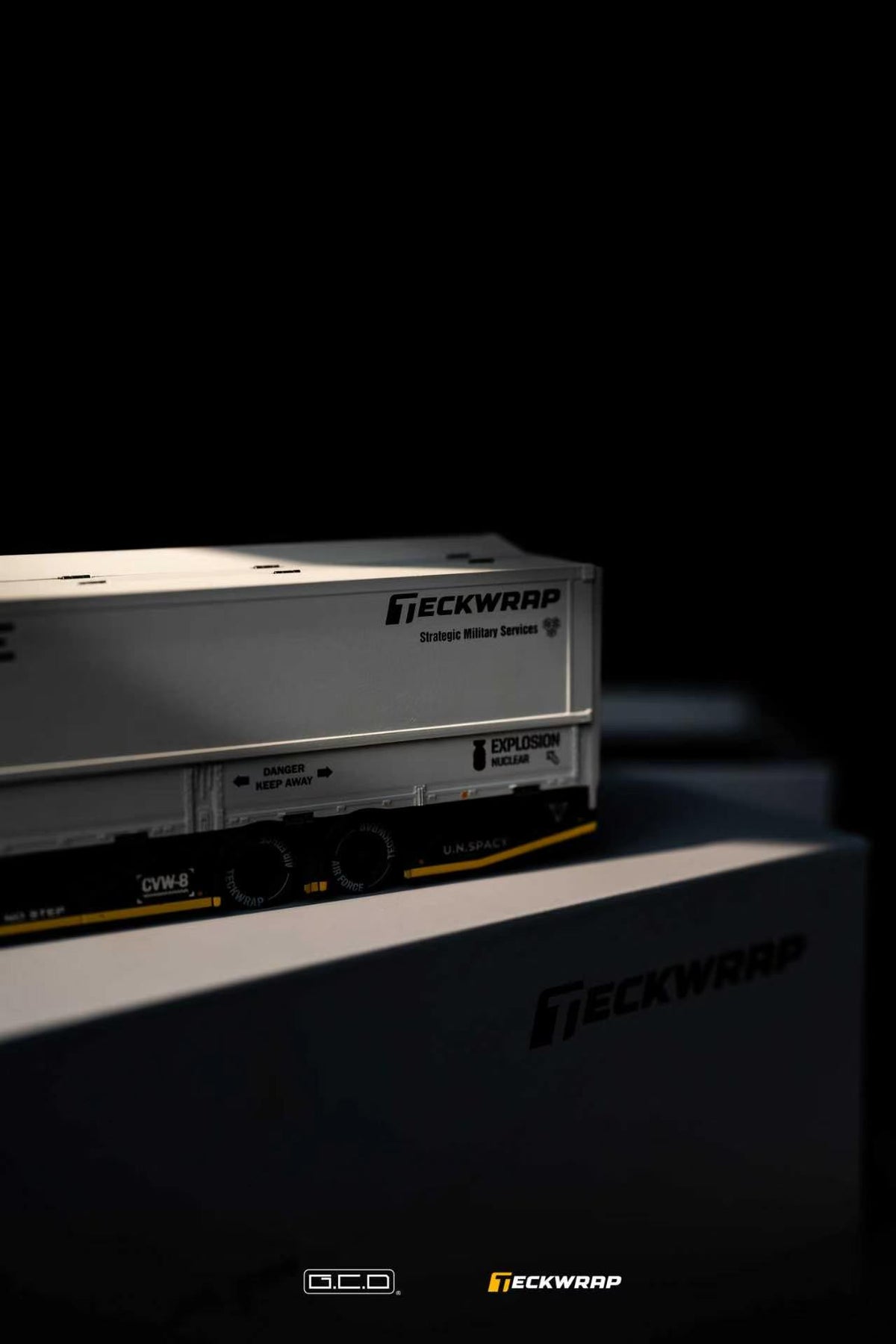 GCD 1/64 DarwinPRO & TECKWRAP Hino Profia 2018 KS-118-688