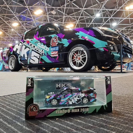 BM Creations 1/64 Isuzu D-Max 2018 -Low Rider HKS (RHD)